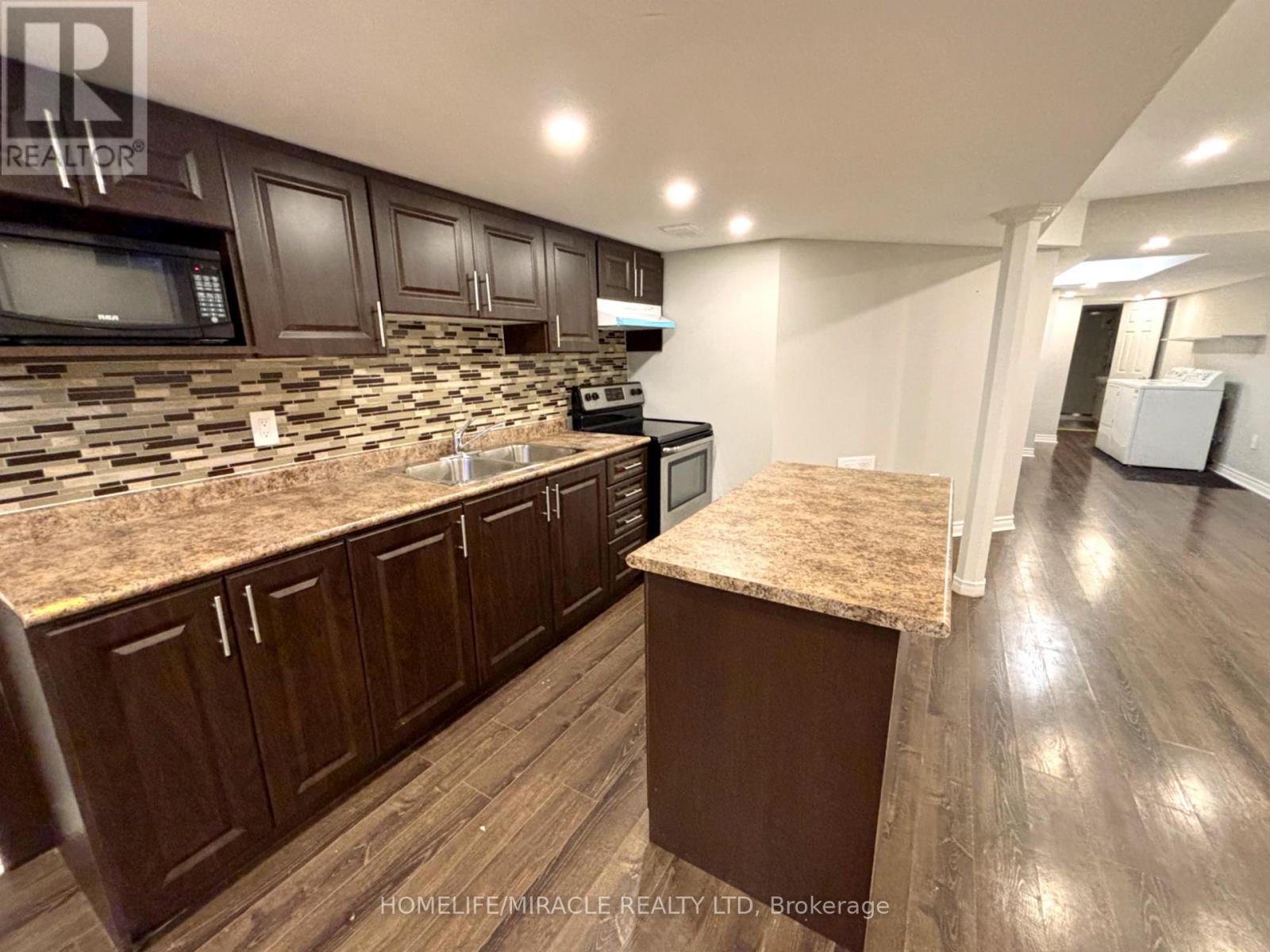 866 Francine Crescent, Mississauga, Ontario  L5V 0E2 - Photo 23 - W12954494