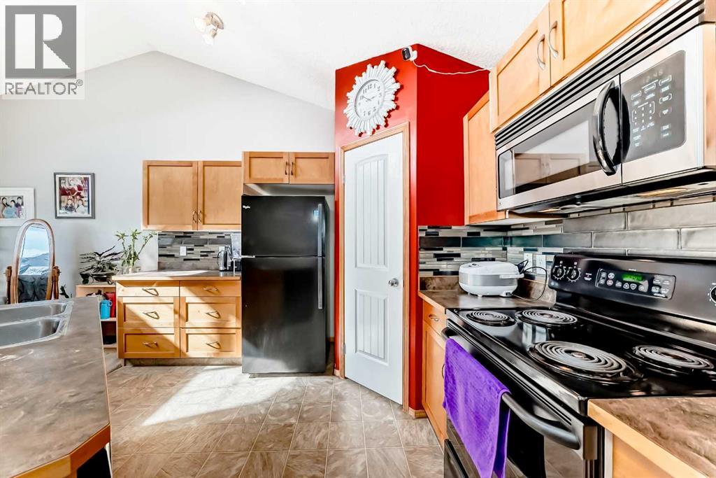 203, 4 Everridge Square SW, Calgary, Alberta  T2Y 5J8 - Photo 11 - A2294776