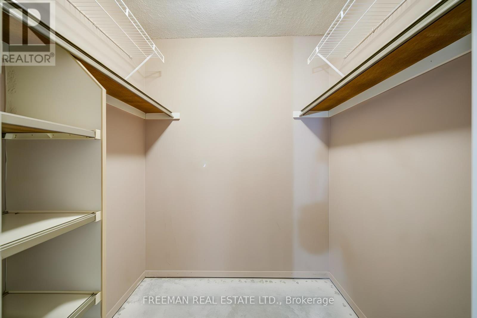 2405 - 633 Bay Street, Toronto, Ontario  M5G 2G4 - Photo 36 - C12953544