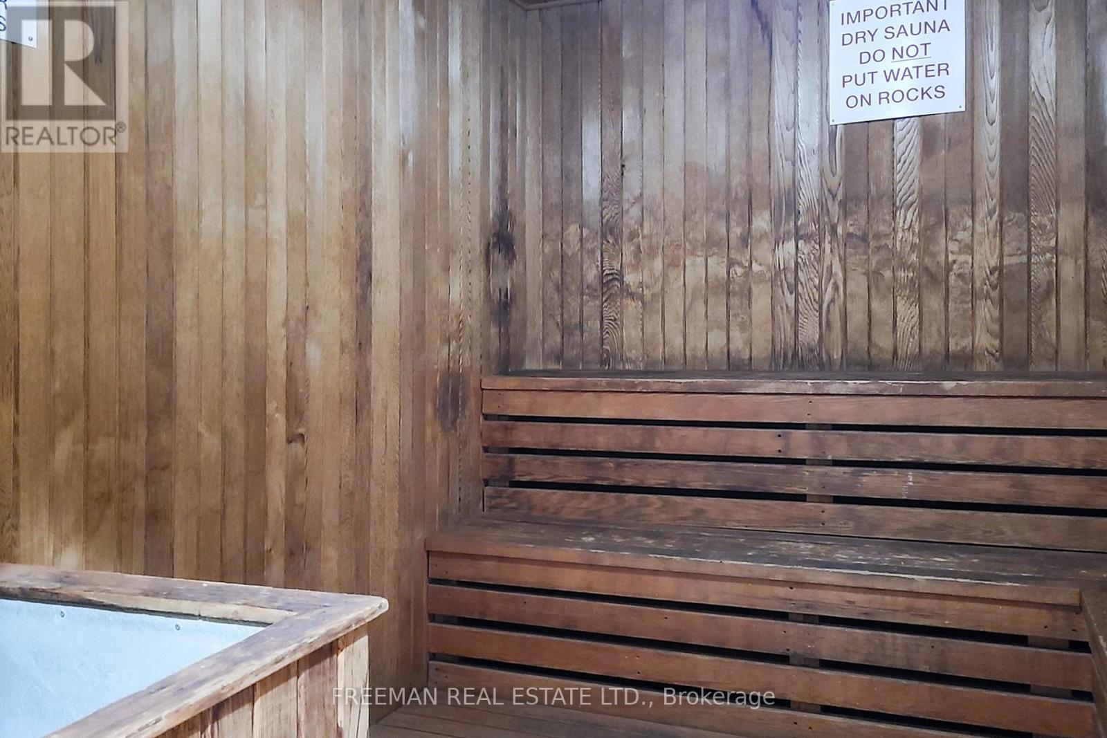 2405 - 633 Bay Street, Toronto, Ontario  M5G 2G4 - Photo 37 - C12953544