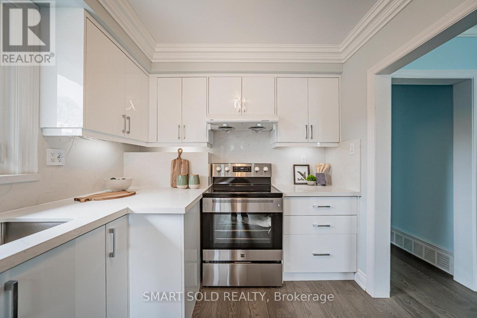 995 Garrard Avenue, Mississauga, Ontario  L5E 1L4 - Photo 16 - W12885392