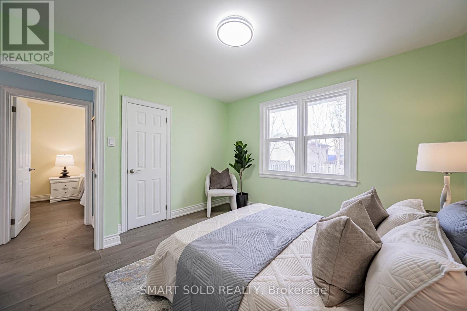 995 Garrard Avenue, Mississauga, Ontario  L5E 1L4 - Photo 29 - W12885392