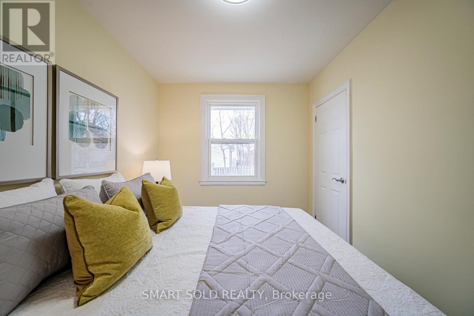 995 Garrard Avenue, Mississauga, Ontario  L5E 1L4 - Photo 31 - W12885392