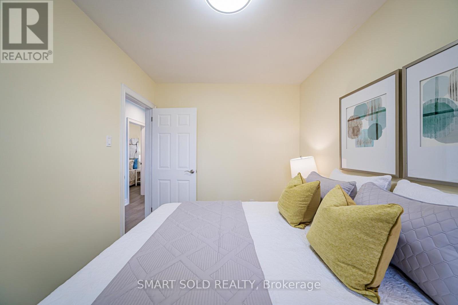 995 Garrard Avenue, Mississauga, Ontario  L5E 1L4 - Photo 32 - W12885392