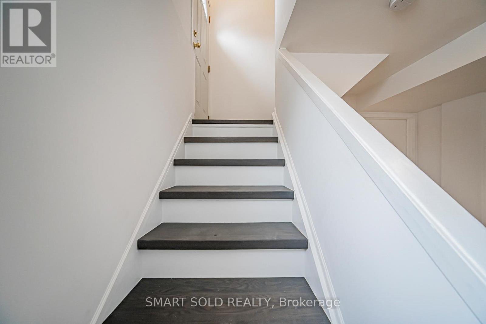 995 Garrard Avenue, Mississauga, Ontario  L5E 1L4 - Photo 35 - W12885392