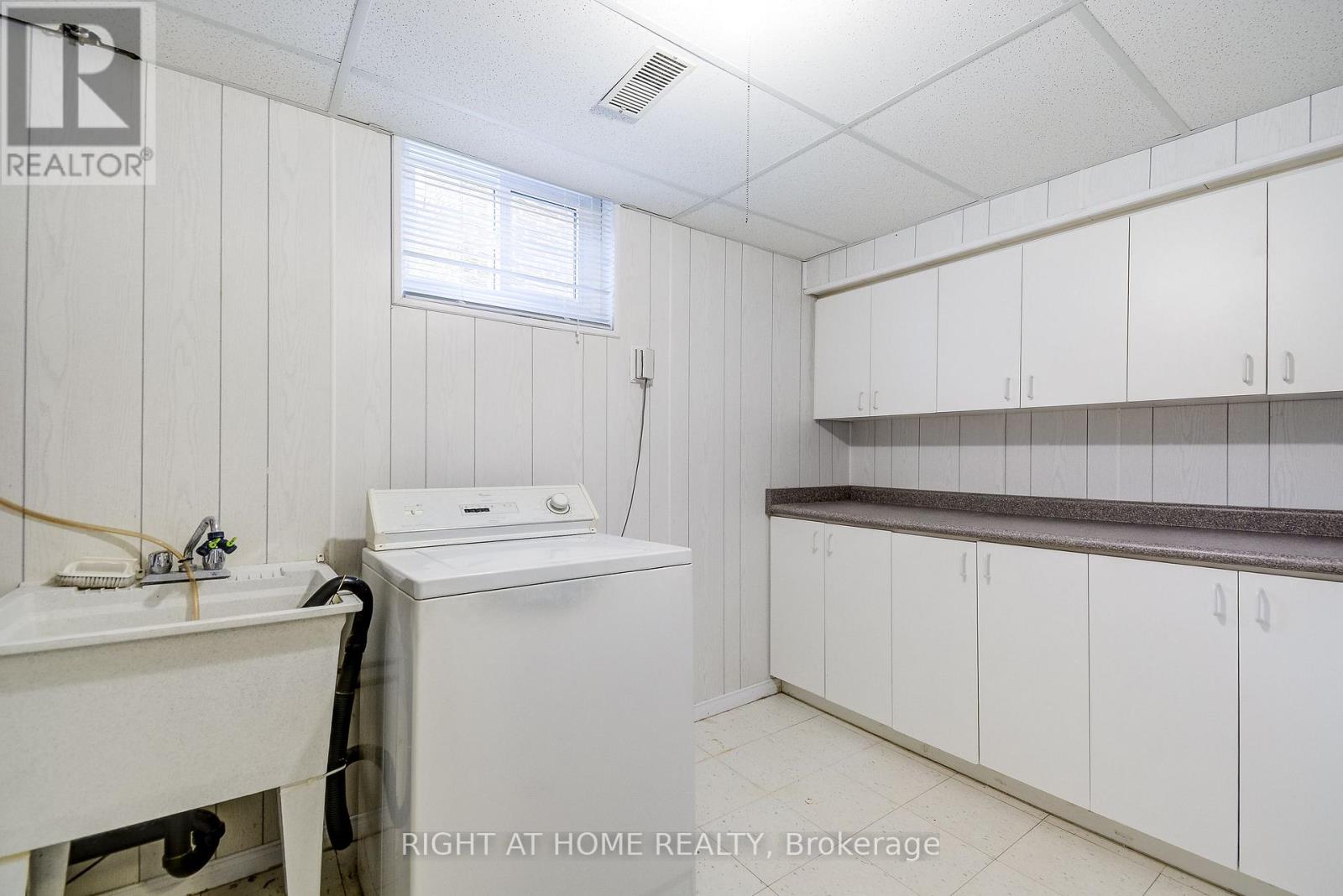 575 Eversley Drive, Mississauga, Ontario  L5A 2E1 - Photo 29 - W12924606