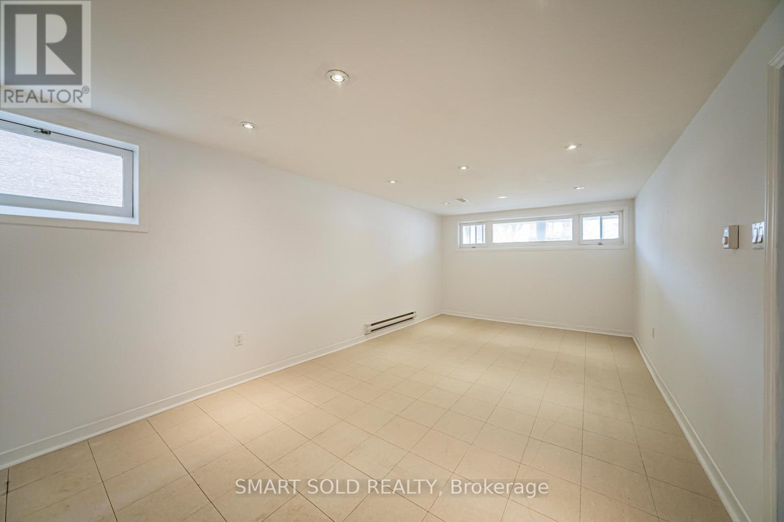 995 Garrard Avenue, Mississauga, Ontario  L5E 1L4 - Photo 38 - W12885392