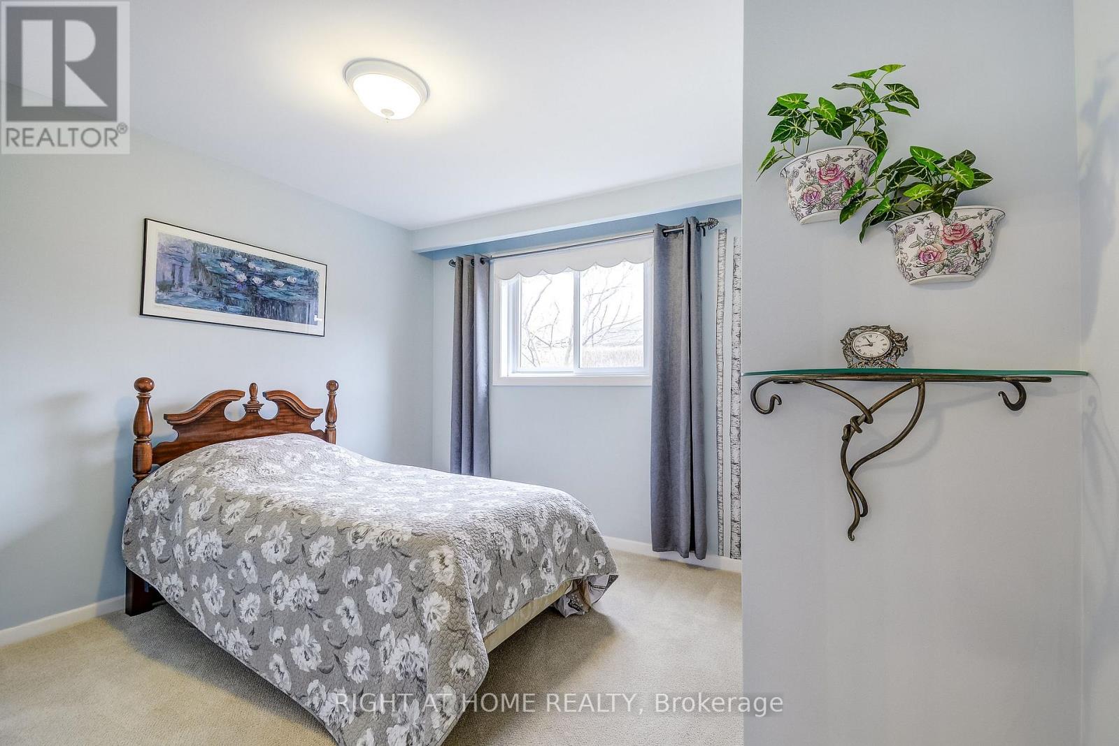 575 Eversley Drive, Mississauga, Ontario  L5A 2E1 - Photo 22 - W12924606