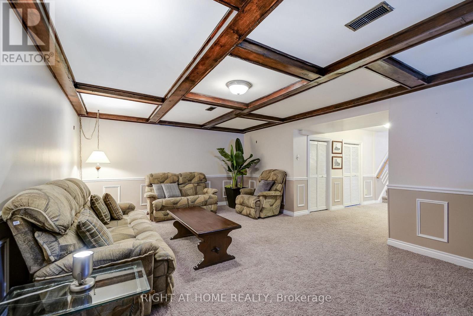 575 Eversley Drive, Mississauga, Ontario  L5A 2E1 - Photo 28 - W12924606