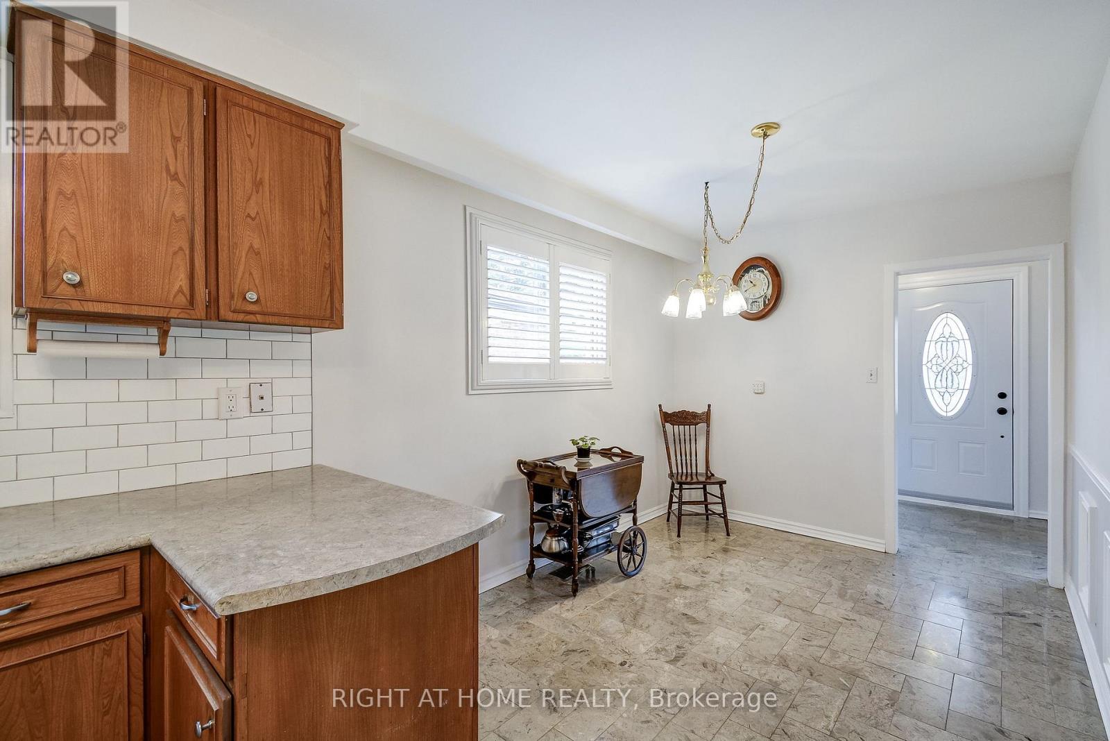 575 Eversley Drive, Mississauga, Ontario  L5A 2E1 - Photo 39 - W12924606