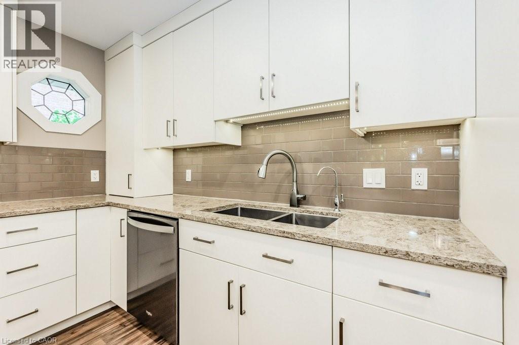 219 Corrie Crescent, Waterloo, Ontario  N2L 5W3 - Photo 16 - 40815787