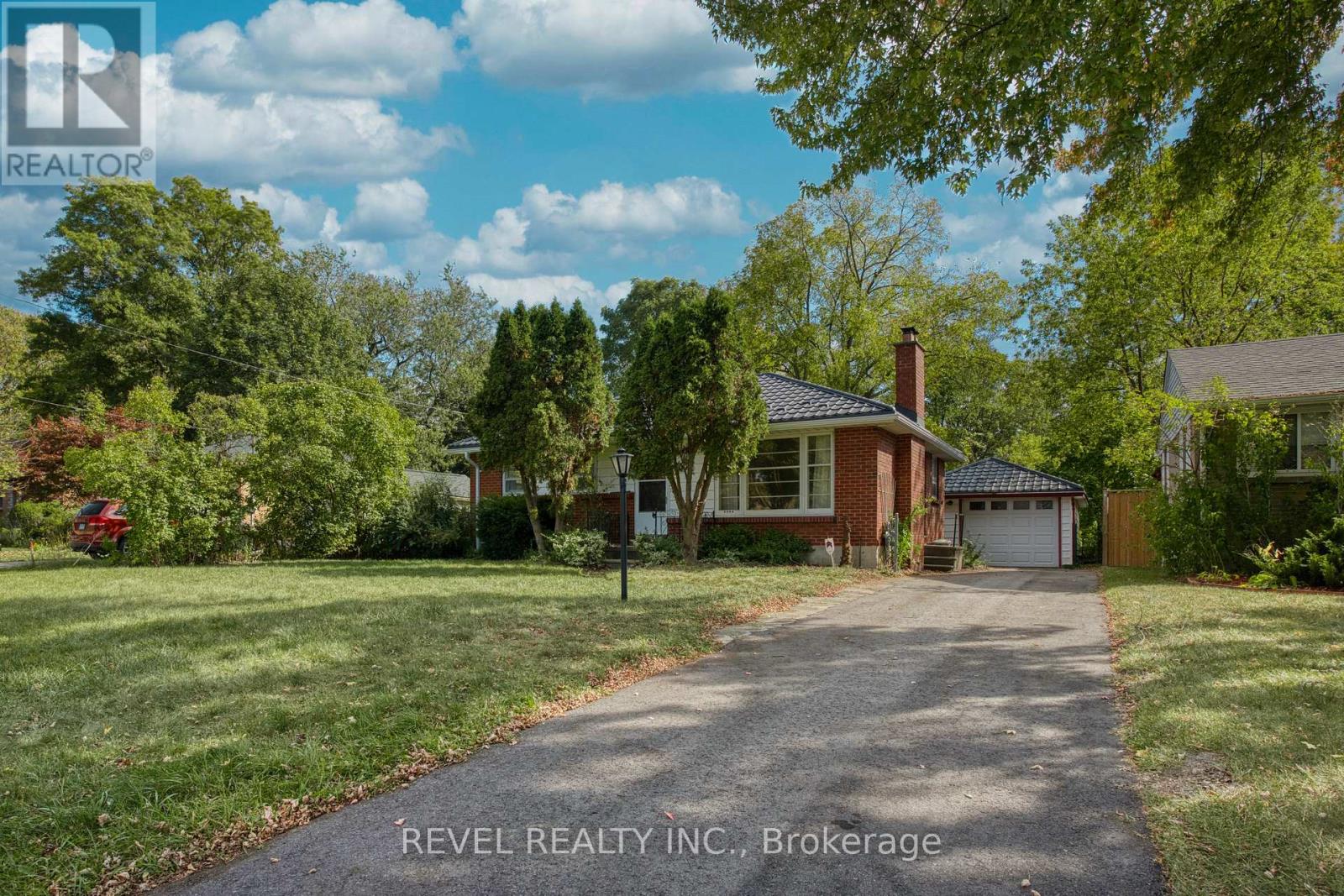 143 Oakside Street, London East, Ontario  N5Y 1E8 - Photo 2 - X12954530