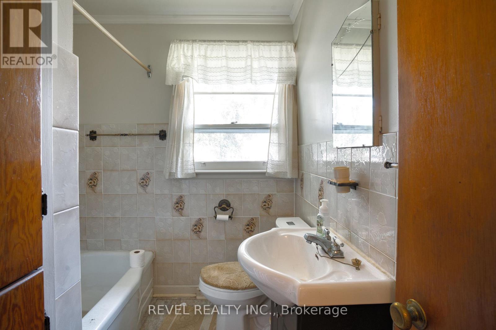 143 Oakside Street, London East, Ontario  N5Y 1E8 - Photo 22 - X12954530