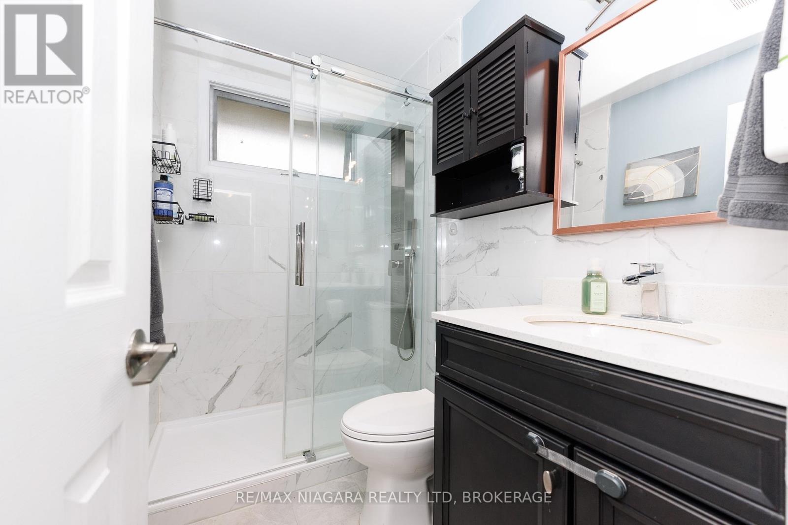 5915 Frontenac Street N, Niagara Falls, Ontario  L2G 3B1 - Photo 15 - X12954518