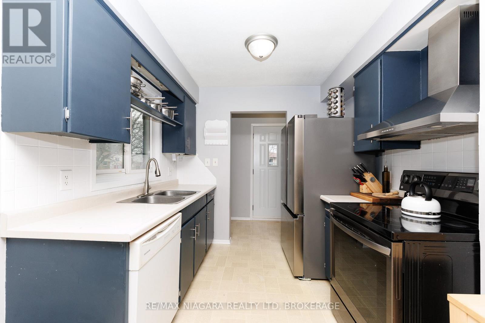 5915 Frontenac Street N, Niagara Falls, Ontario  L2G 3B1 - Photo 5 - X12954518