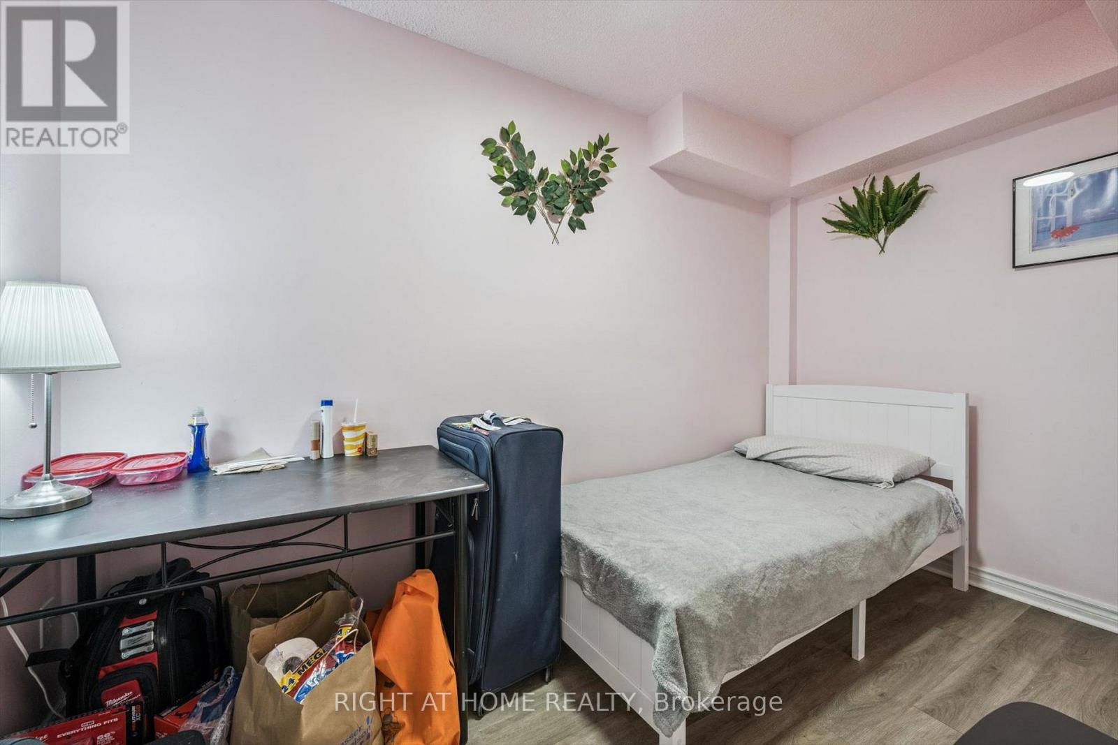 1070 Queens Avenue, Oakville, Ontario  L6H 2B5 - Photo 26 - W12819846