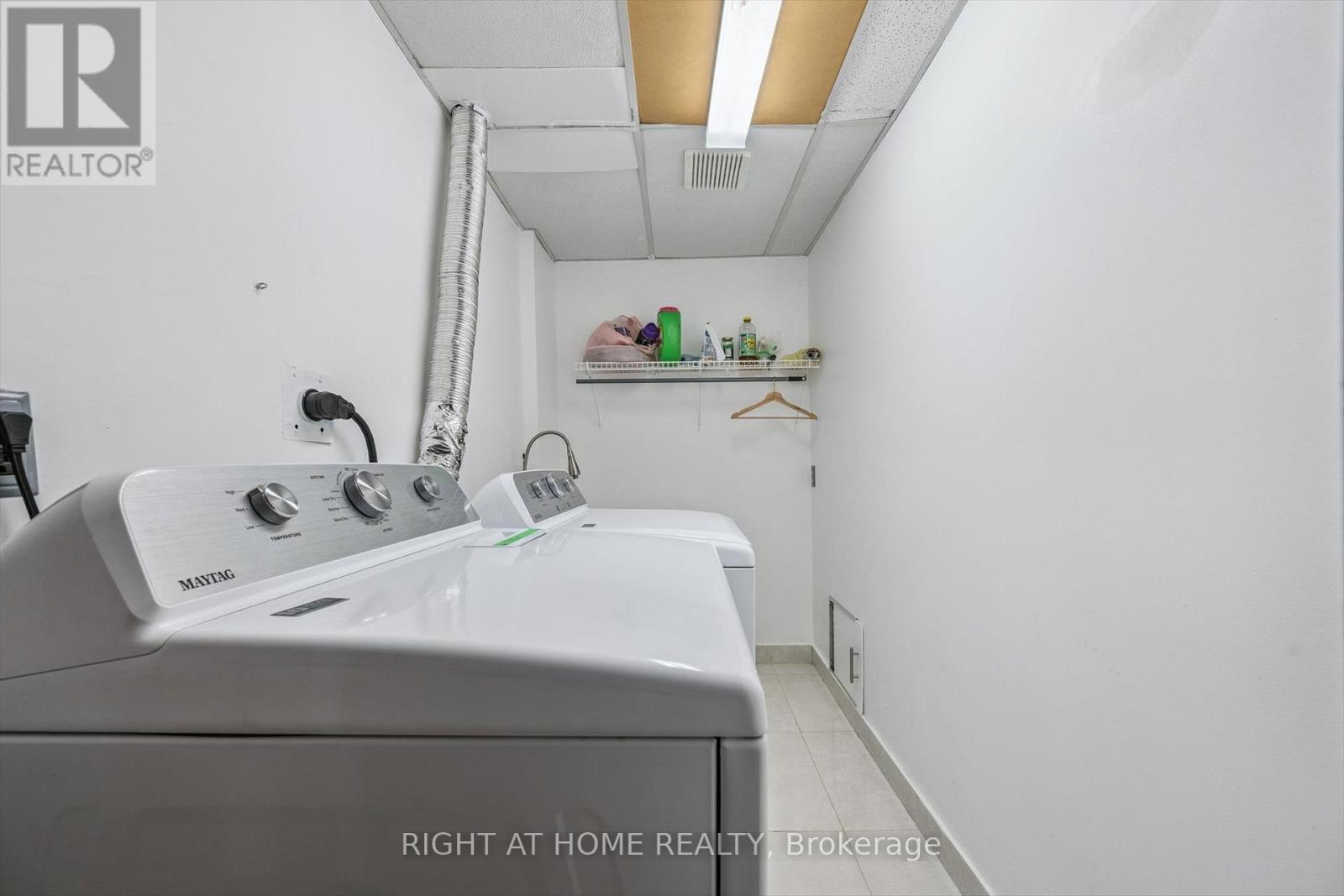 1070 Queens Avenue, Oakville, Ontario  L6H 2B5 - Photo 32 - W12819846