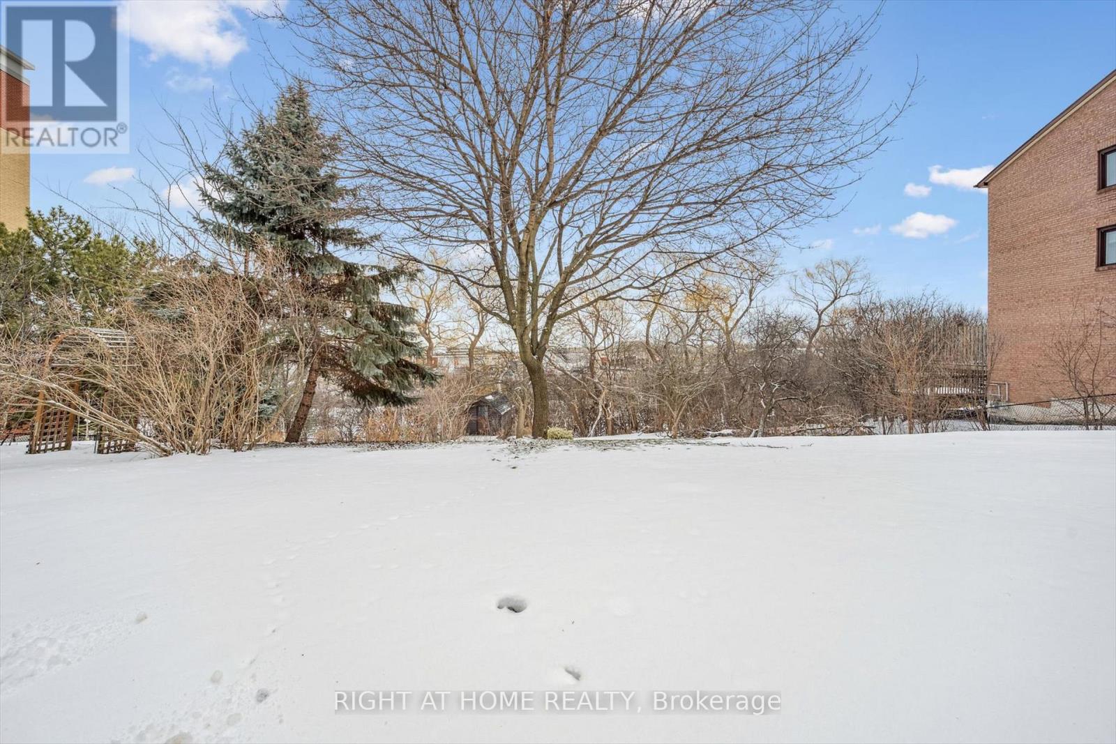 1070 Queens Avenue, Oakville, Ontario  L6H 2B5 - Photo 35 - W12819846