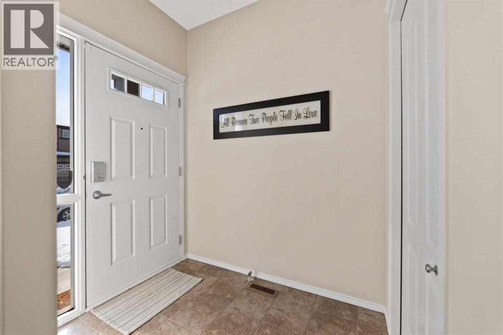 159 Evansborough Crescent NW, Calgary, Alberta  T3P 0M5 - Photo 4 - A2297438