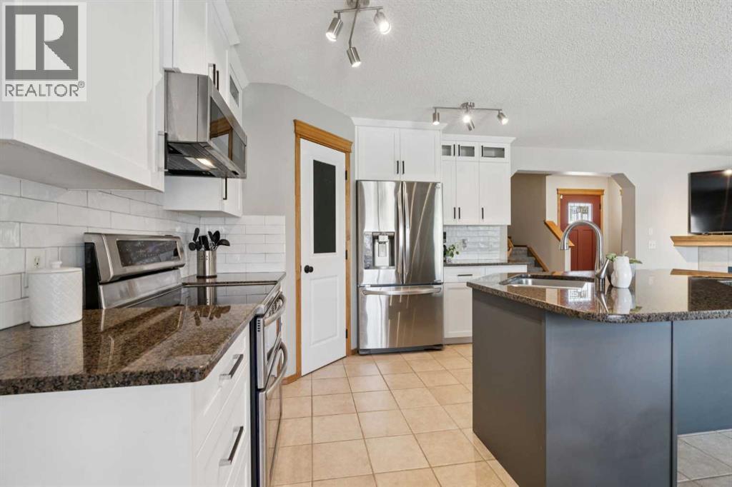 142 Cranfield Crescent SE, Calgary, Alberta  T3M 1S5 - Photo 8 - A2298534