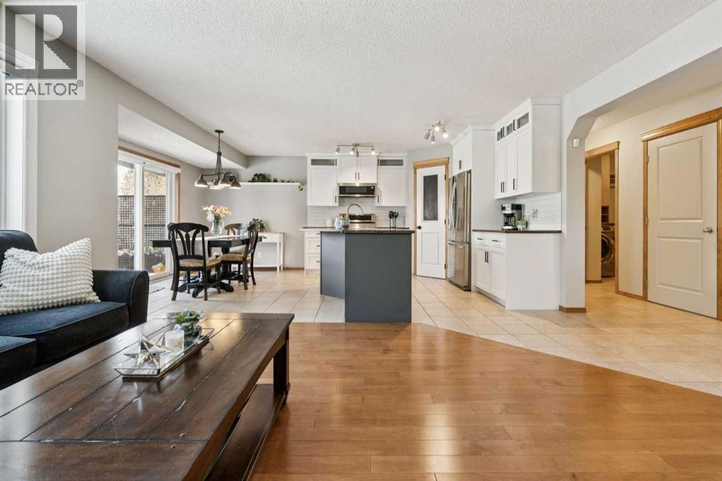 142 Cranfield Crescent SE, Calgary, Alberta  T3M 1S5 - Photo 5 - A2298534