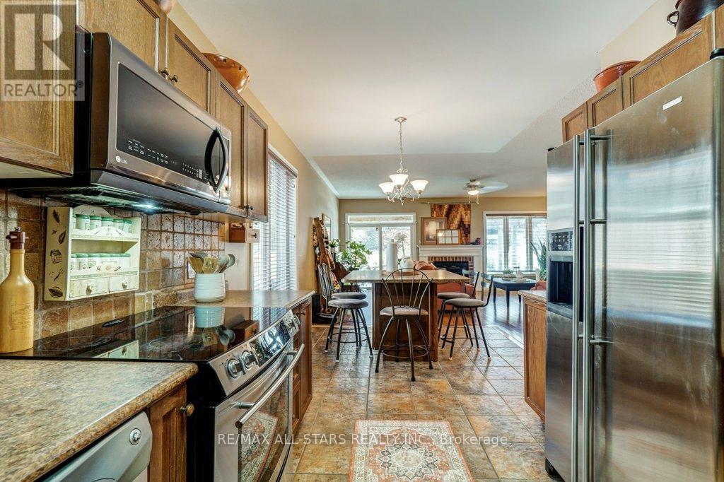 32 Oakside Drive, Uxbridge, Ontario  L9P 2A4 - Photo 11 - N12954520