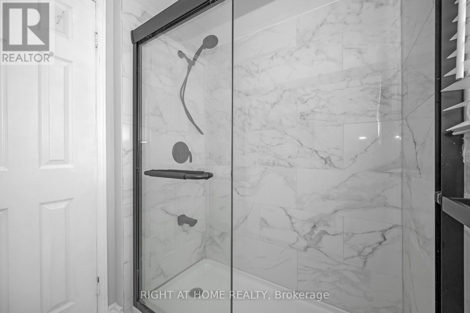 510 Taylor Crescent, Burlington, Ontario  L7L 6G3 - Photo 14 - W12954522