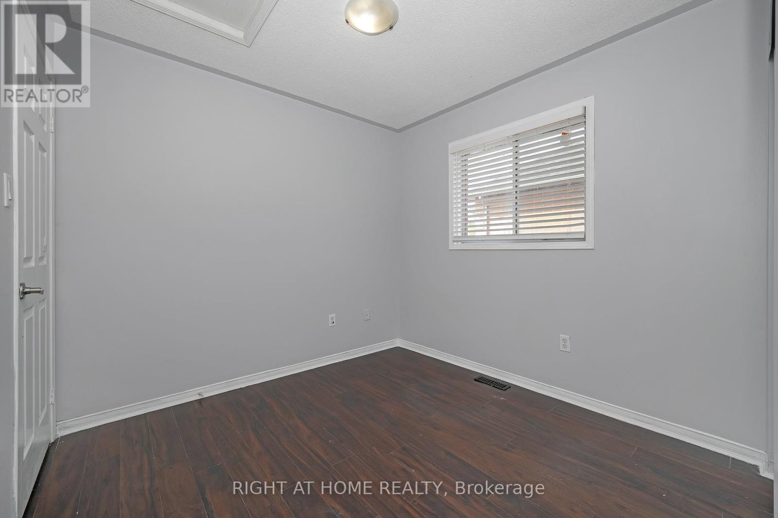 510 Taylor Crescent, Burlington, Ontario  L7L 6G3 - Photo 18 - W12954522