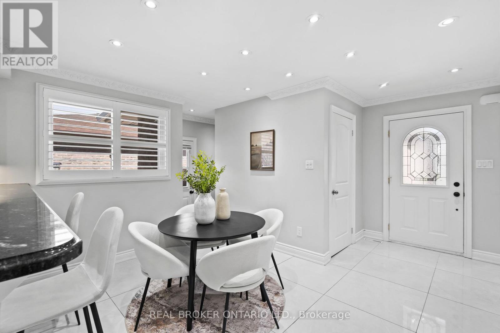 704 Coulson Avenue, Milton, Ontario  L9T 4J4 - Photo 19 - W12954532