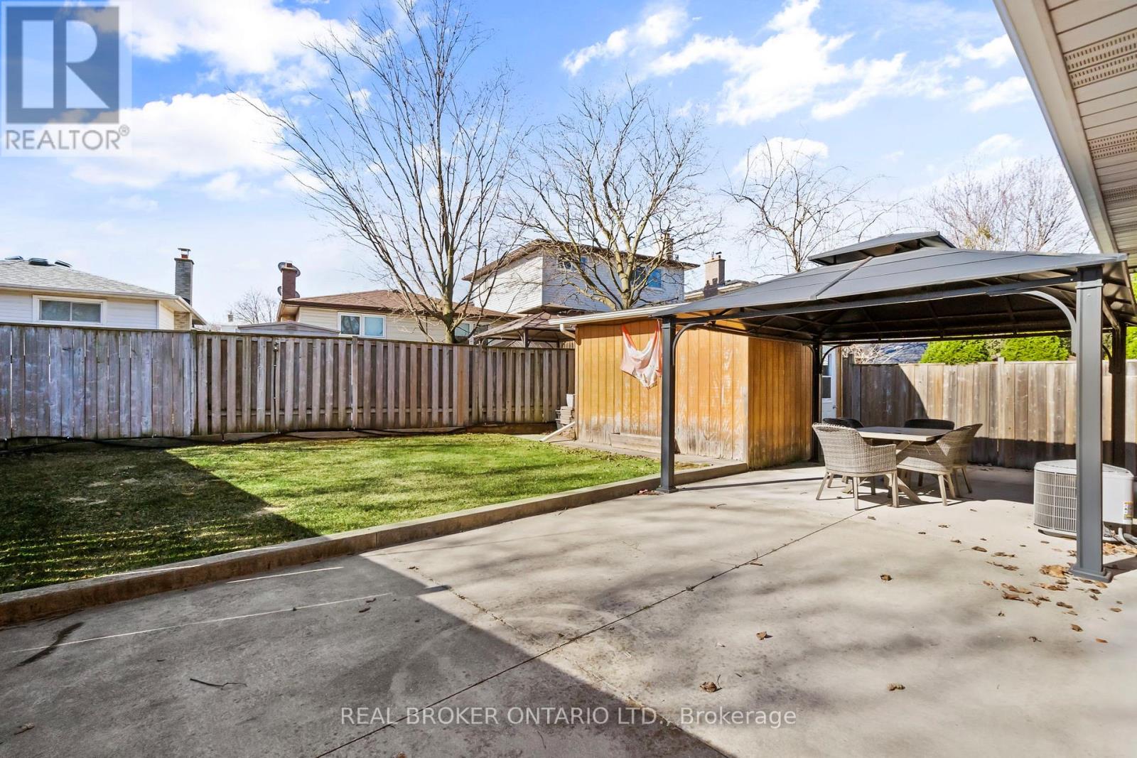 704 Coulson Avenue, Milton, Ontario  L9T 4J4 - Photo 44 - W12954532