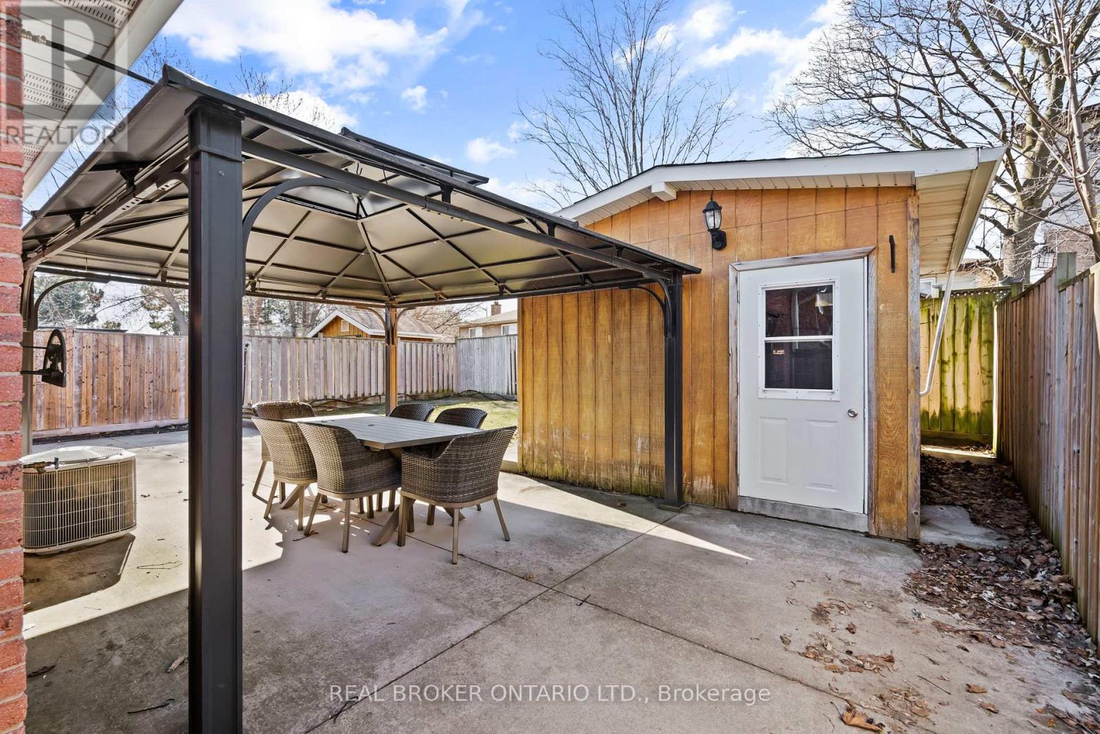 704 Coulson Avenue, Milton, Ontario  L9T 4J4 - Photo 46 - W12954532