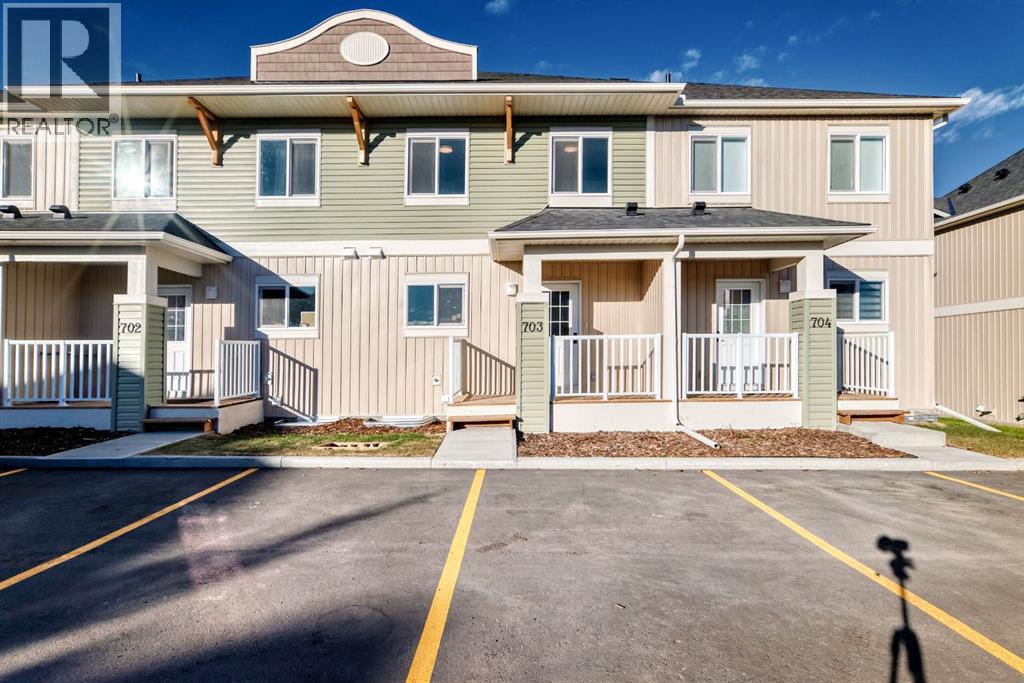 703 Clover Road, Carstairs, Alberta  T0M 0N0 - Photo 2 - A2297902