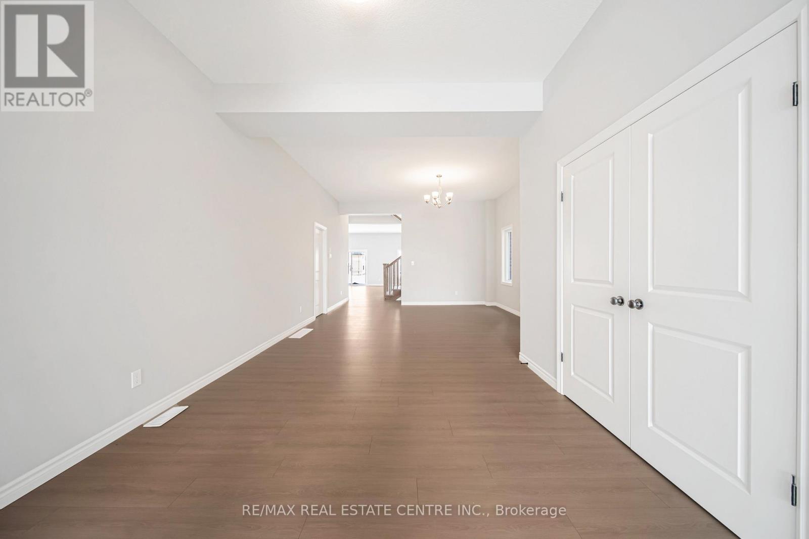 29 Bean Street, Brant, Ontario  N3L 0J4 - Photo 10 - X12954528