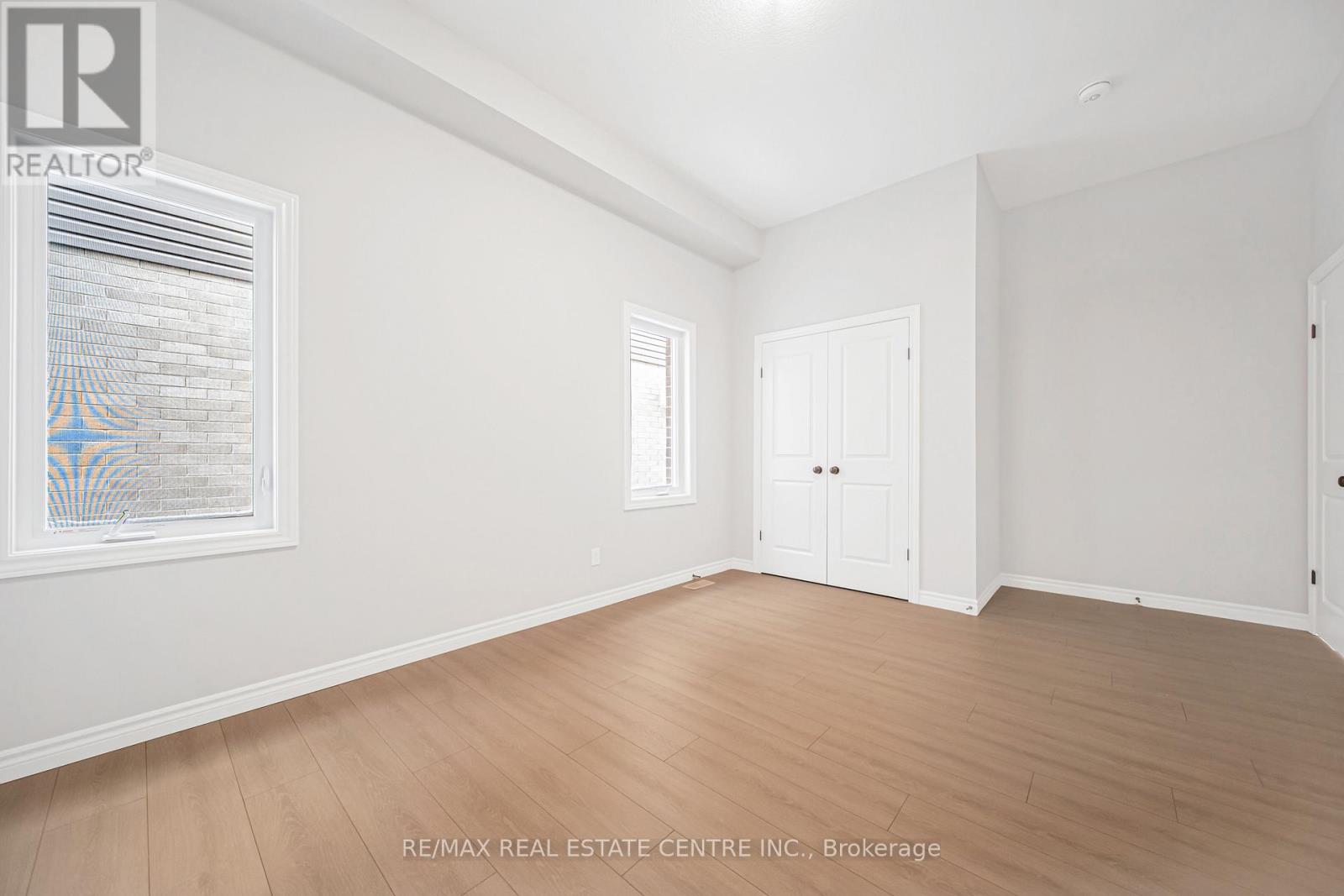 29 Bean Street, Brant, Ontario  N3L 0J4 - Photo 11 - X12954528