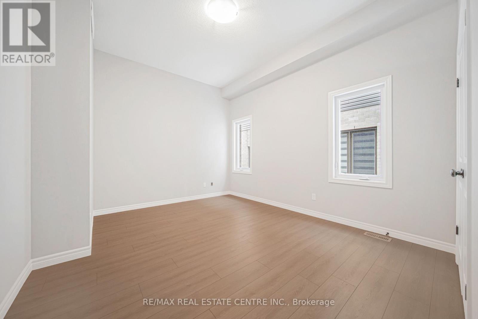 29 Bean Street, Brant, Ontario  N3L 0J4 - Photo 13 - X12954528