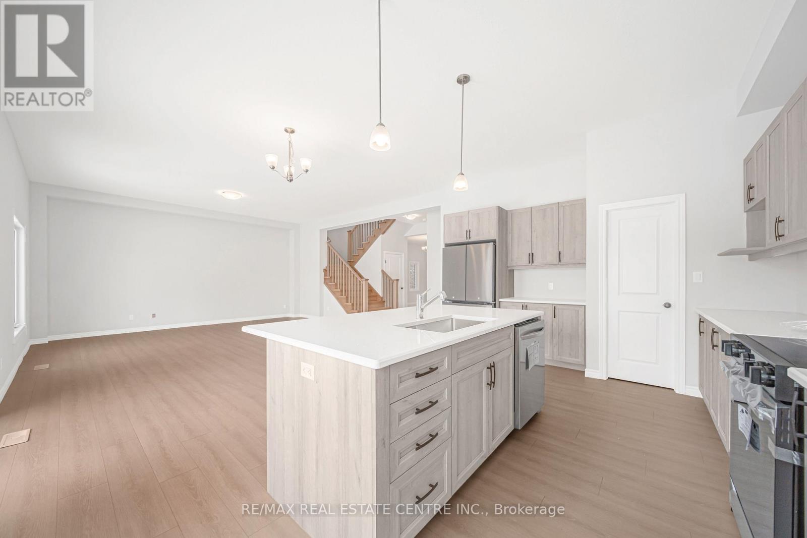 29 Bean Street, Brant, Ontario  N3L 0J4 - Photo 15 - X12954528