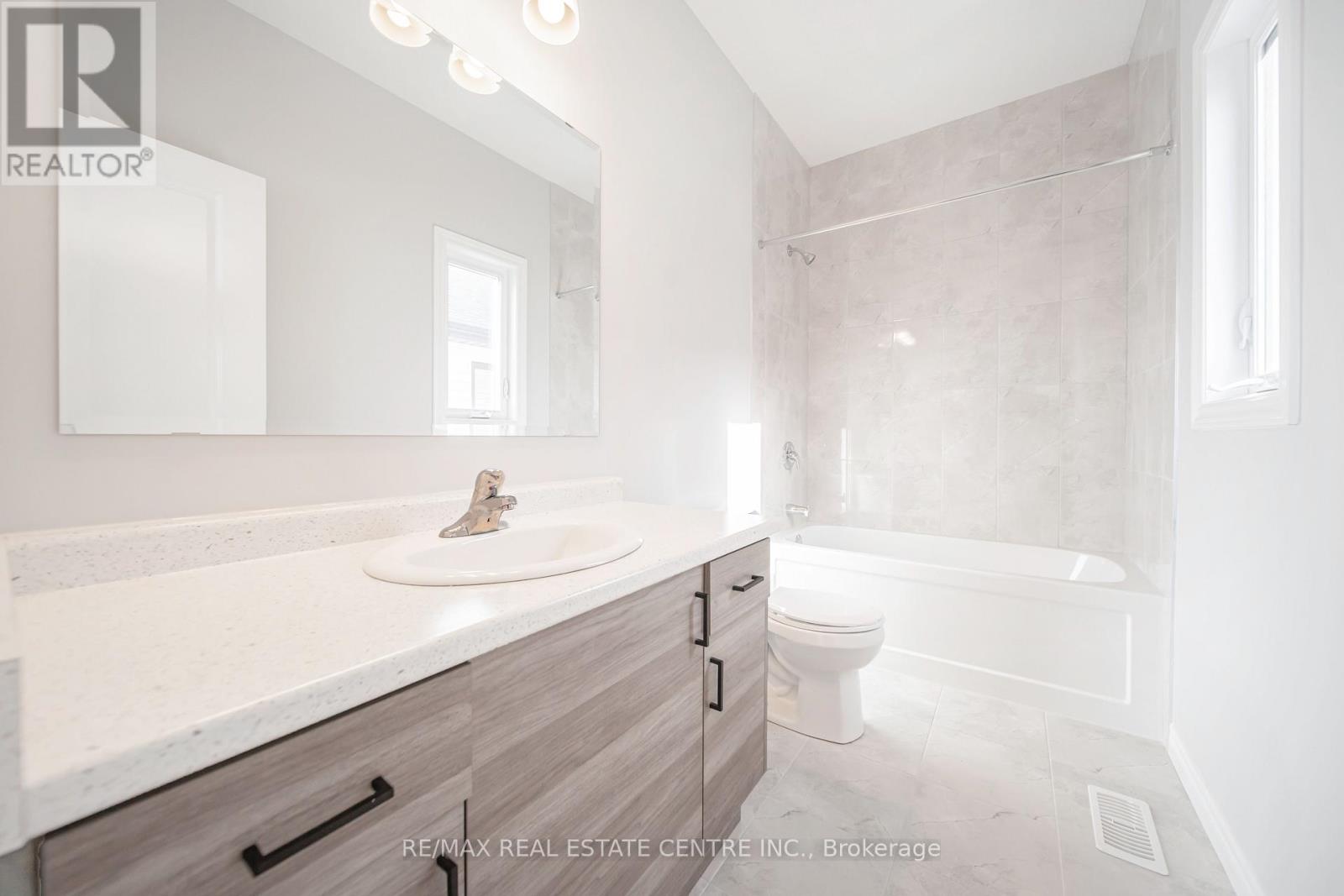 29 Bean Street, Brant, Ontario  N3L 0J4 - Photo 41 - X12954528