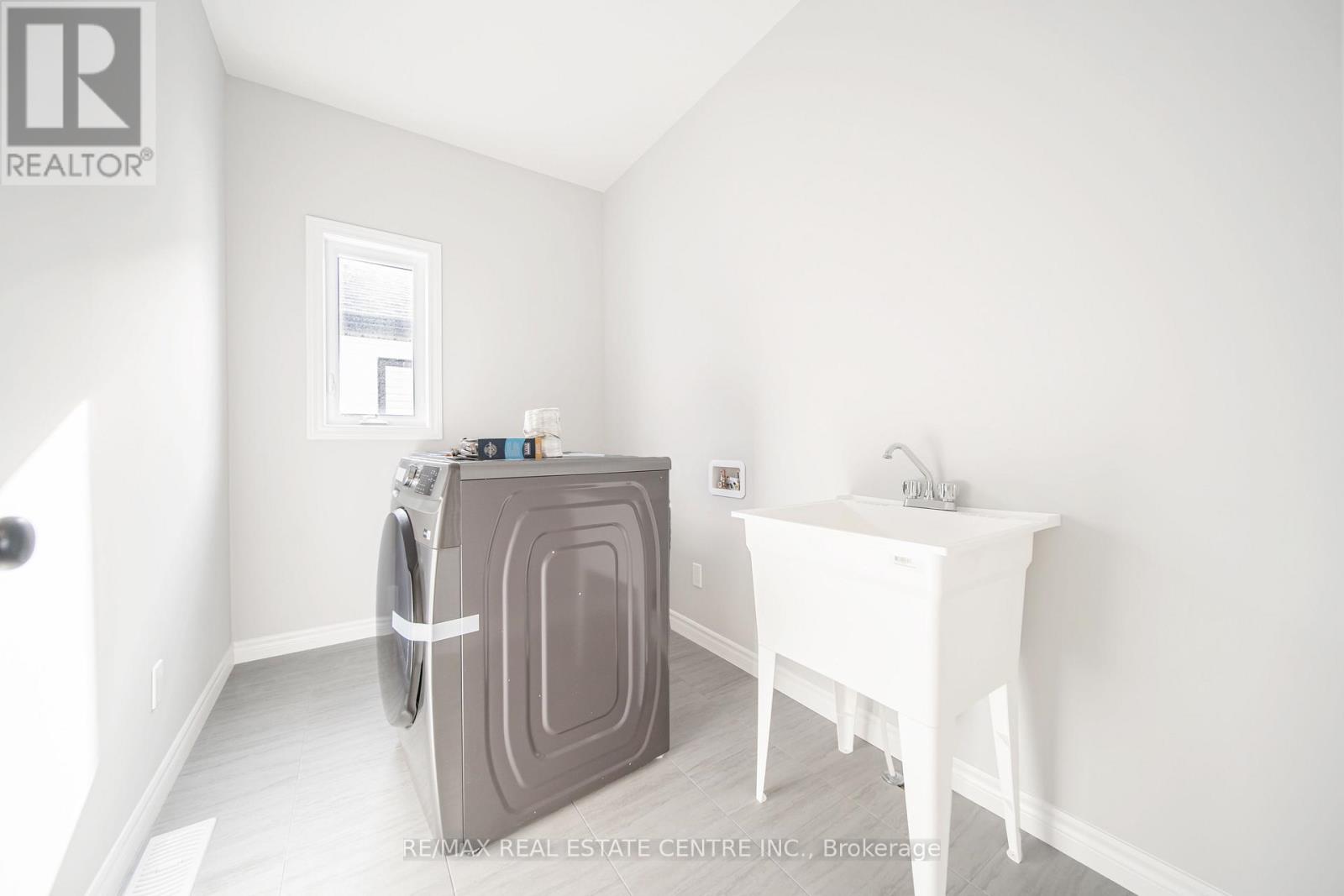 29 Bean Street, Brant, Ontario  N3L 0J4 - Photo 42 - X12954528