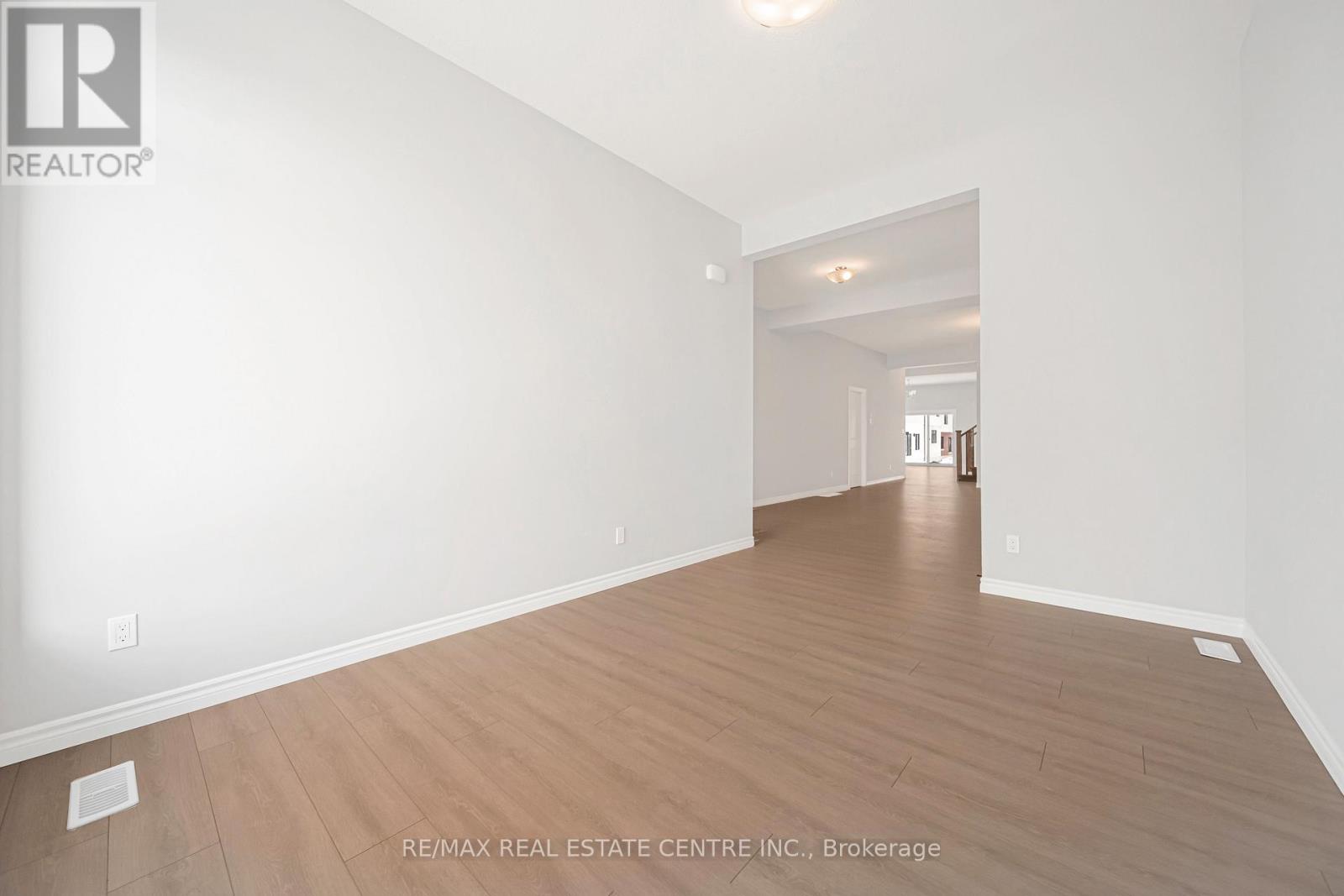 29 Bean Street, Brant, Ontario  N3L 0J4 - Photo 8 - X12954528