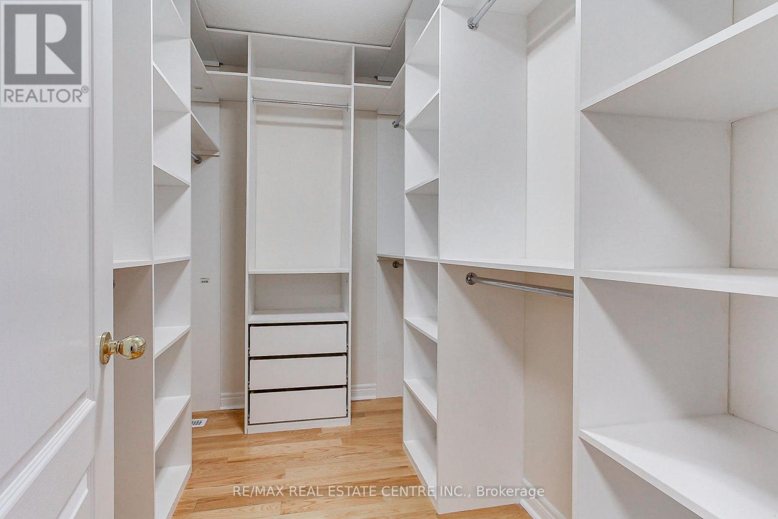 54 Woodbury Crescent, Newmarket, Ontario  L3X 2V5 - Photo 29 - N12944628