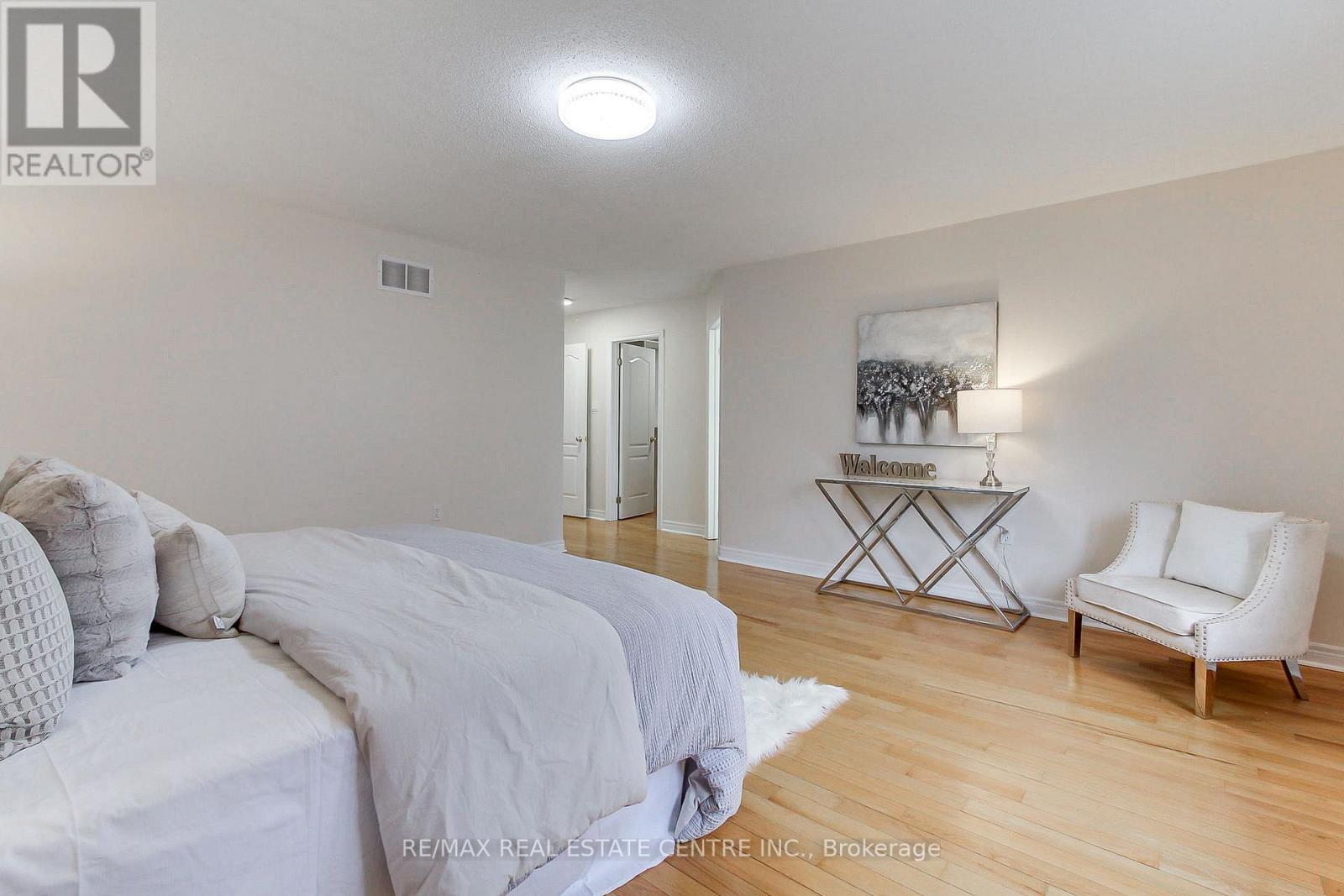 54 Woodbury Crescent, Newmarket, Ontario  L3X 2V5 - Photo 26 - N12944628