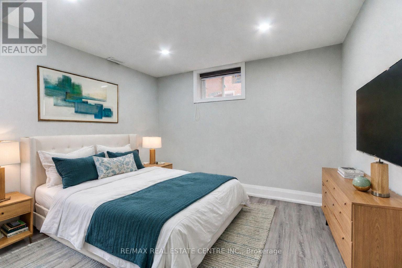 54 Woodbury Crescent, Newmarket, Ontario  L3X 2V5 - Photo 46 - N12944628