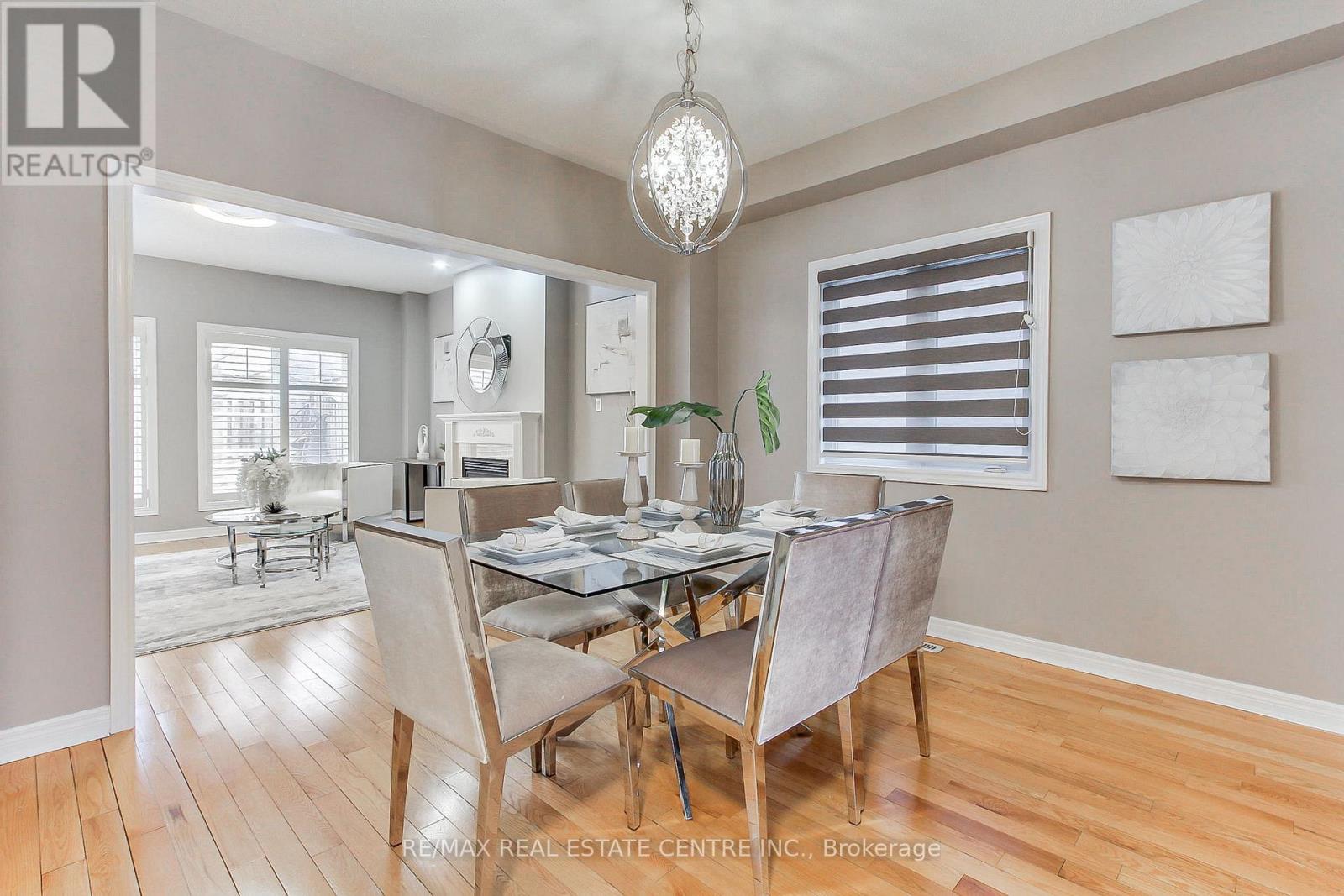 54 Woodbury Crescent, Newmarket, Ontario  L3X 2V5 - Photo 6 - N12944628