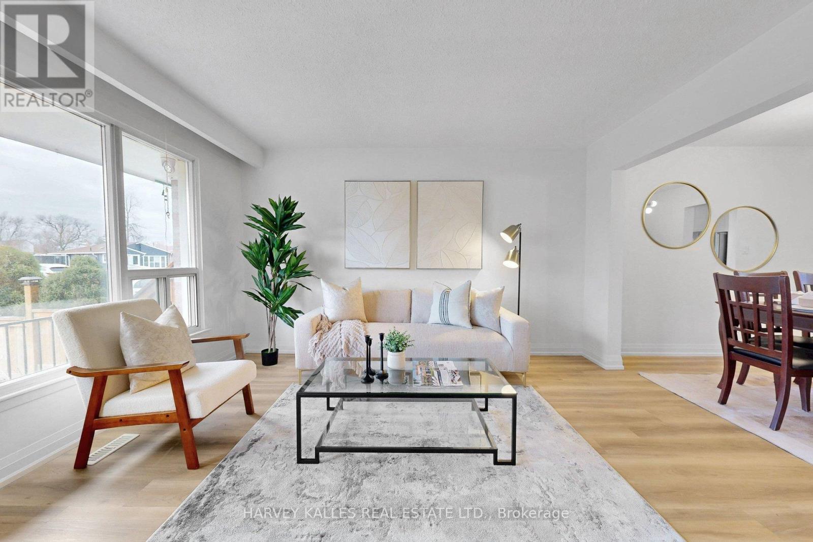 29 Glenmore Crescent, Brampton, Ontario  L6S 1H9 - Photo 5 - W12953822