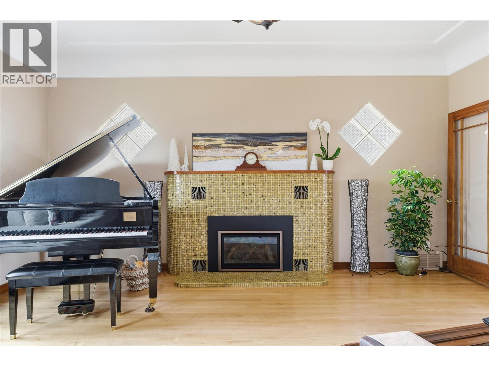 5928 L & A Road, Vernon, British Columbia  V1B 3P9 - Photo 17 - 10381422