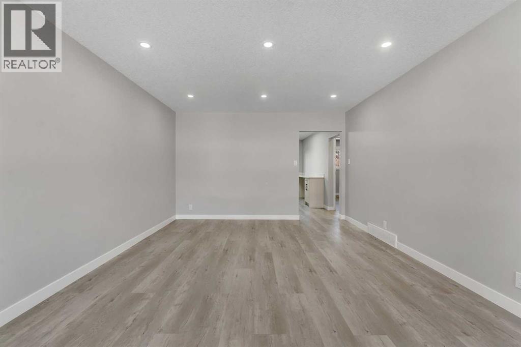 853 Northmount Drive NW, Calgary, Alberta  T2L 0A3 - Photo 8 - A2297546