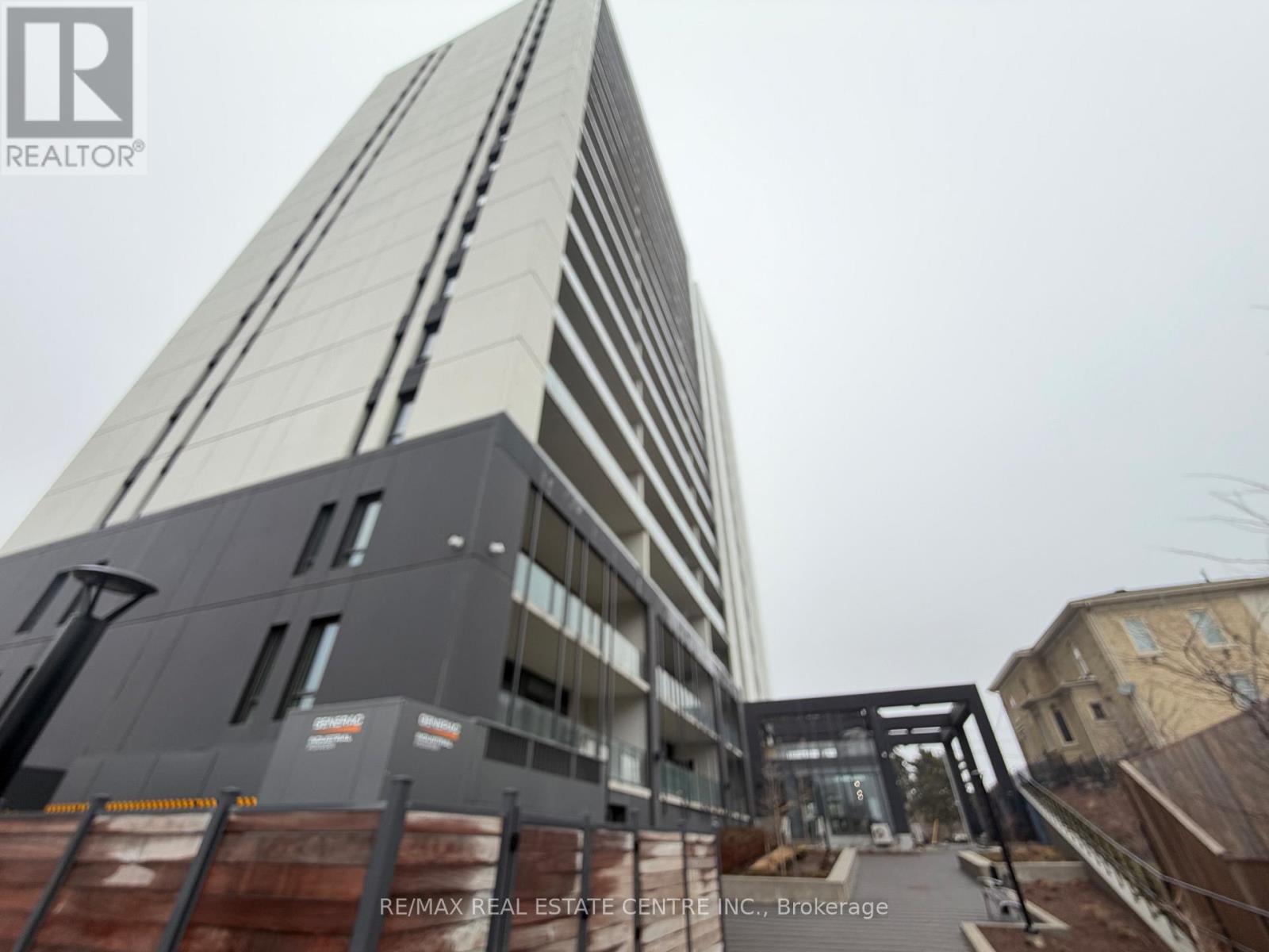 301 - 741 King Street W, Kitchener, Ontario  N2G 0E9 - Photo 4 - X12954546