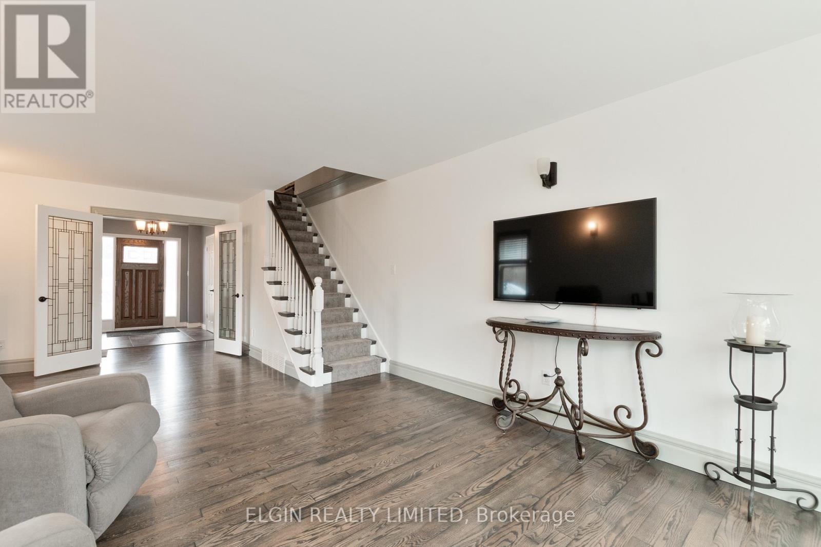 219 Sunset Drive, St. Thomas, Ontario  N5R 3C2 - Photo 10 - X12954550