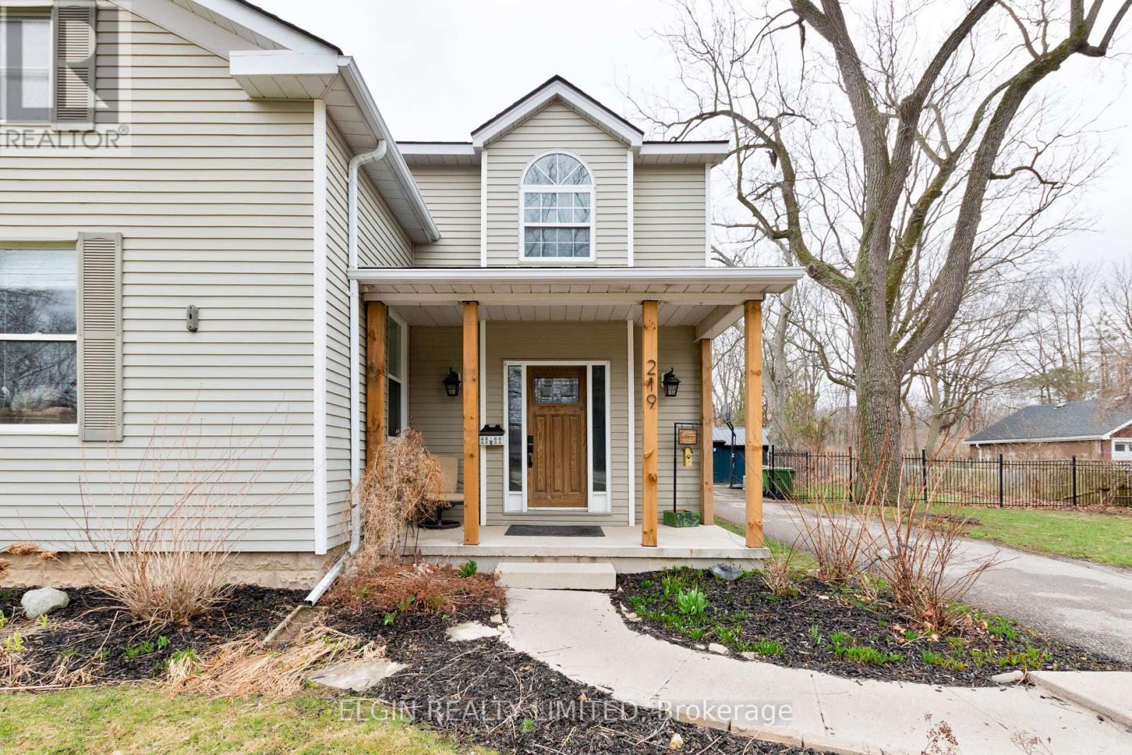 219 Sunset Drive, St. Thomas, Ontario  N5R 3C2 - Photo 4 - X12954550