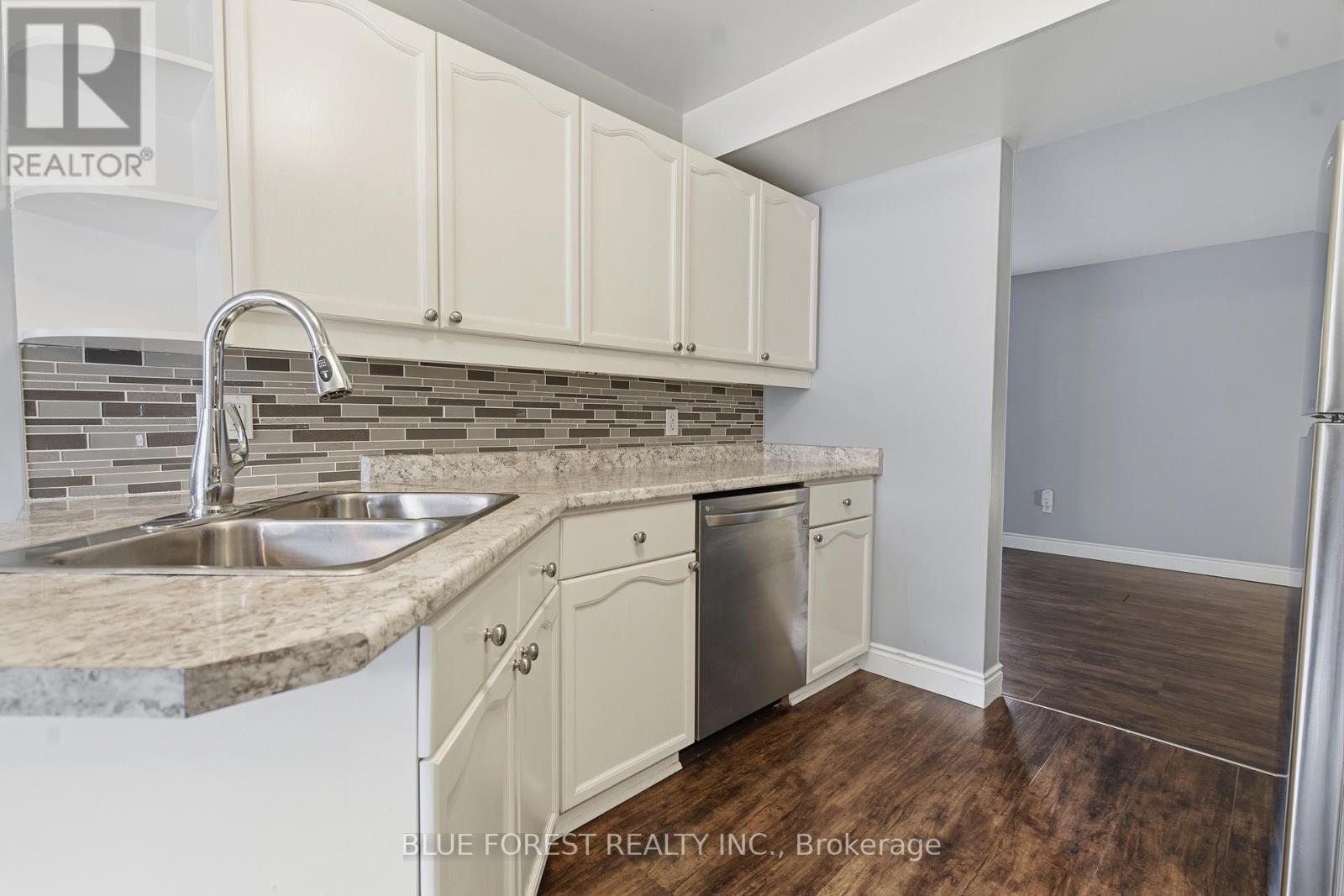 58 - 70 Chapman Court, London North, Ontario  N6G 4Z4 - Photo 11 - X12954590